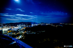 稲佐山の夜景と月と星