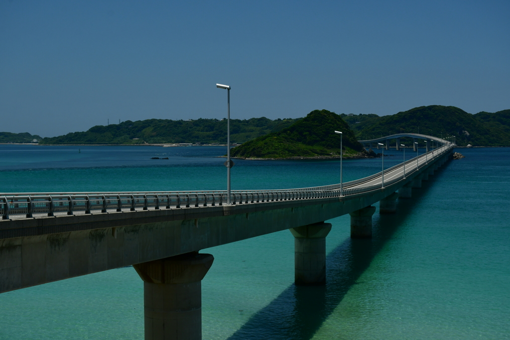 海を越えて。