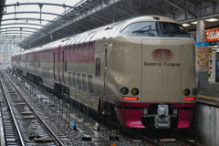 雨中のサンライズ。