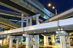 交錯。