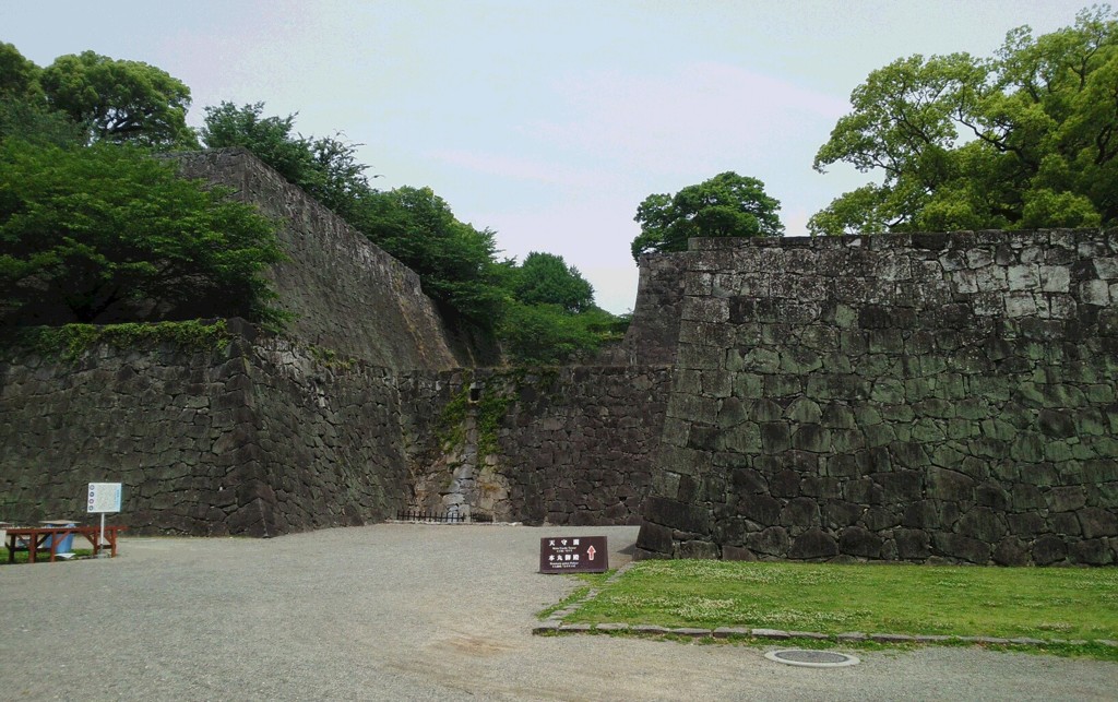 石の要塞。