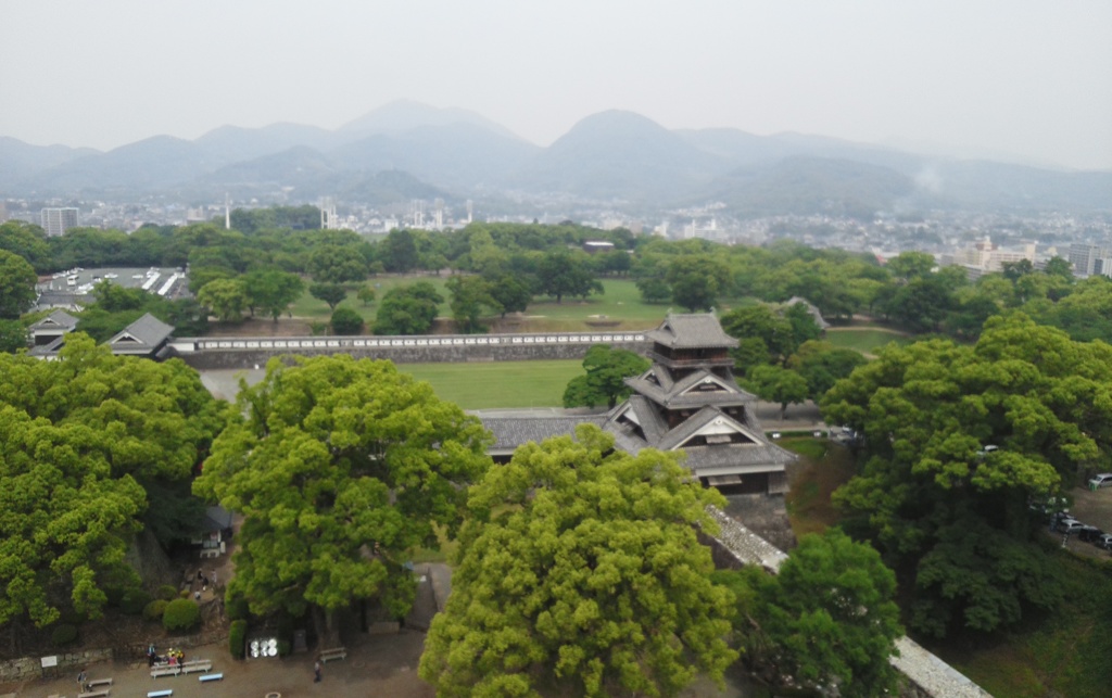 熊本城から。