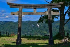 天空の鳥居。