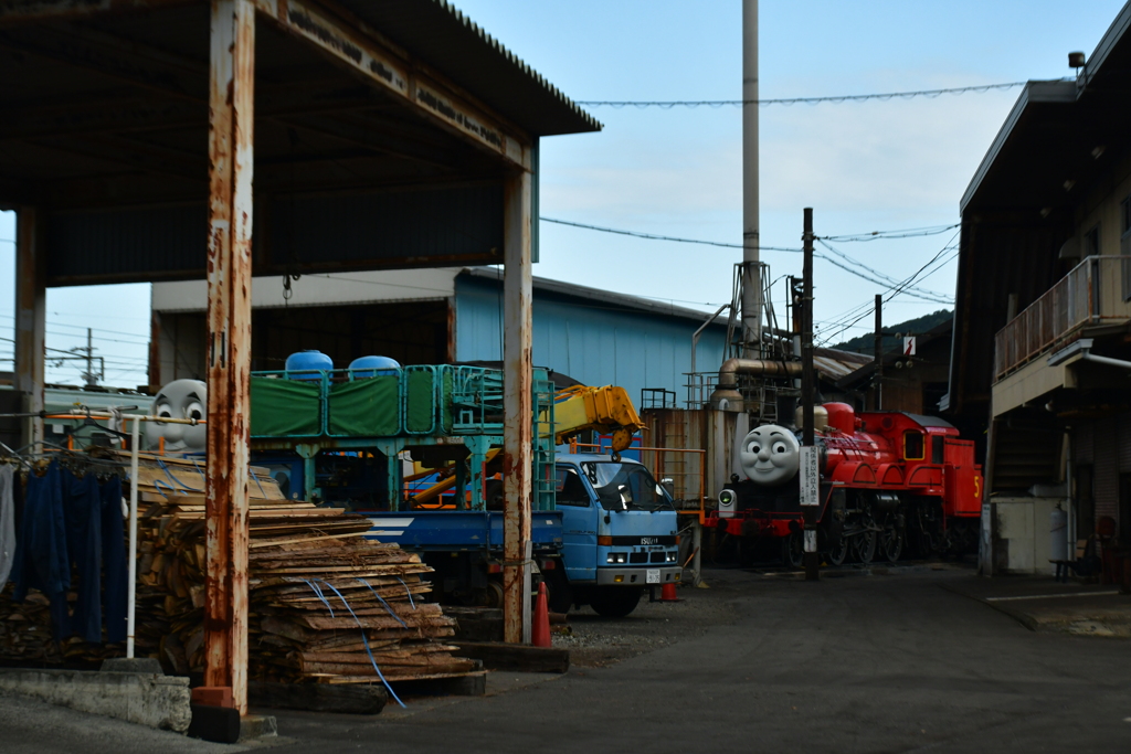 トーマスと。