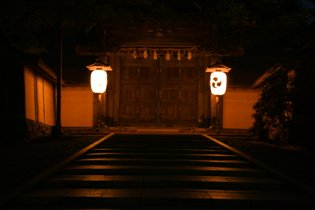 黙。
