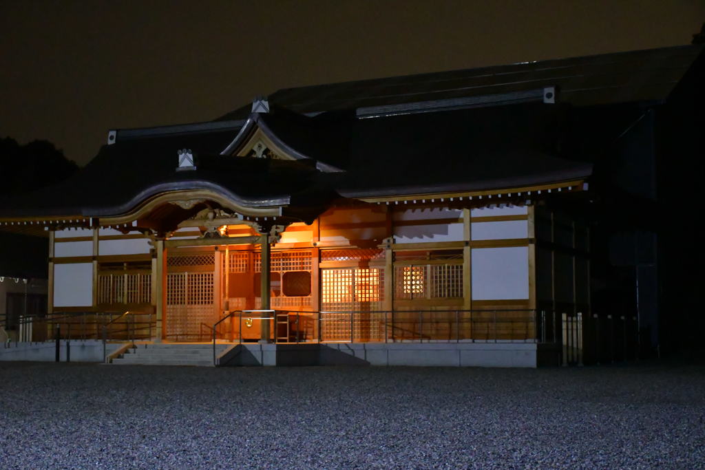 秀頼が建てし社。