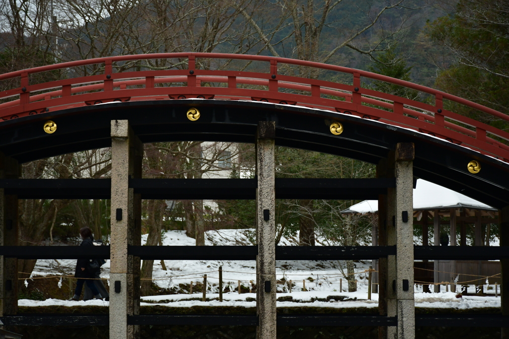 雪の太鼓橋。