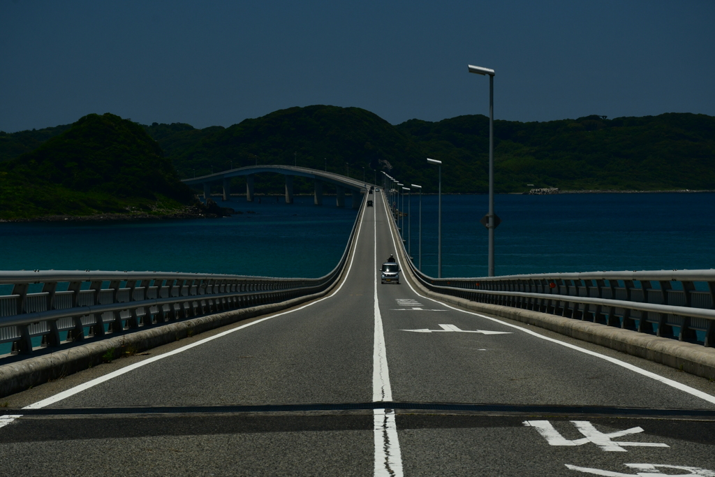 海を越えて。