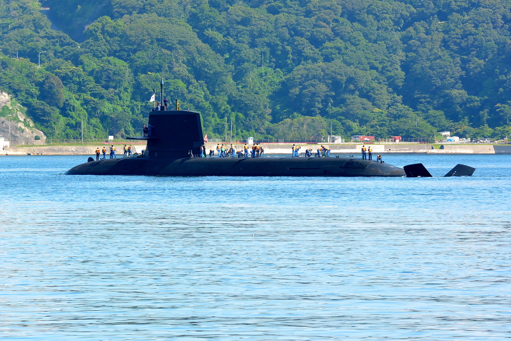 出港するそうりゅう型潜水艦