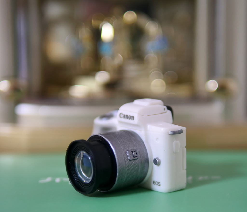 EOS Kiss M