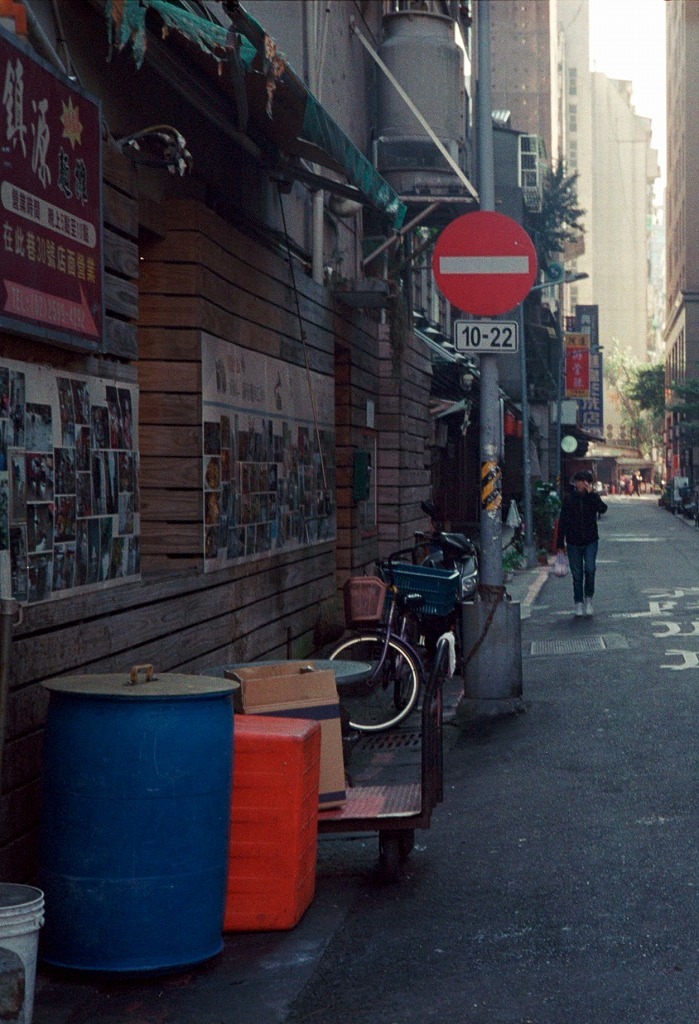 台北の朝(Rollei35S)