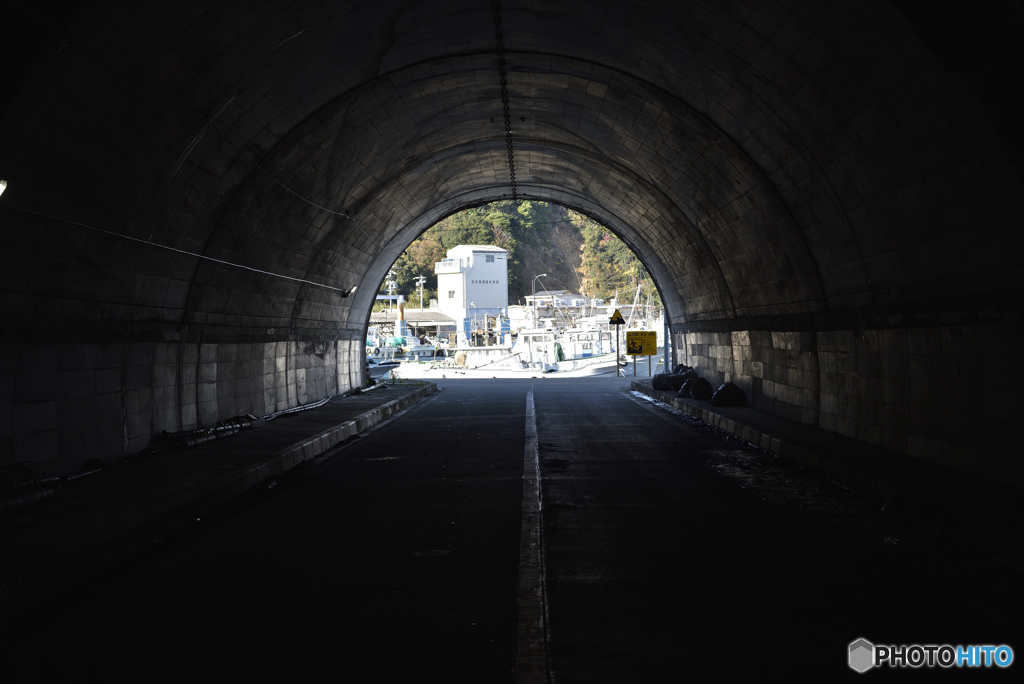 トンネルの先には...