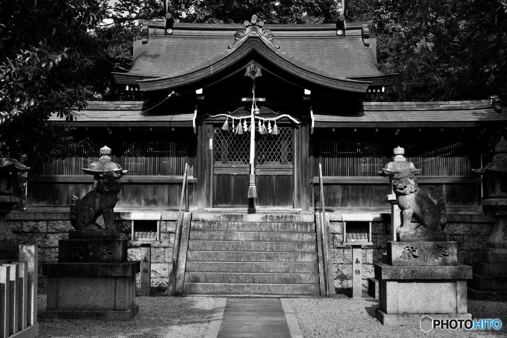 神の社