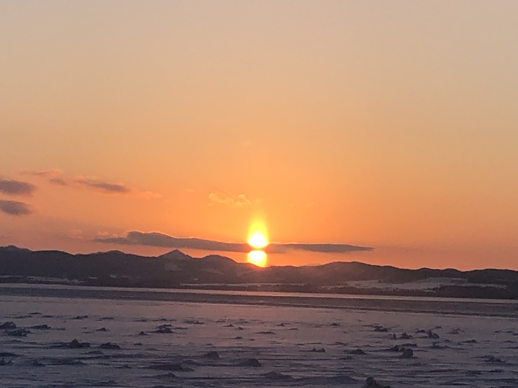 だるまさんのような太陽…能取湖にて