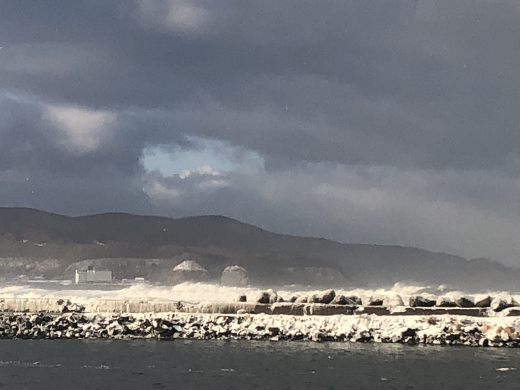 久しぶりのオホーツク海。珍しく荒れてました。