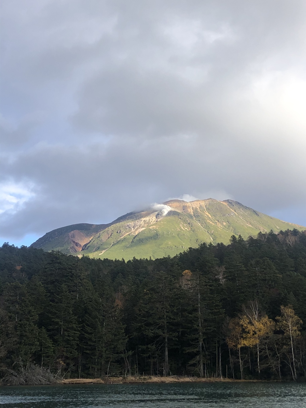雌阿寒岳とオンネトー