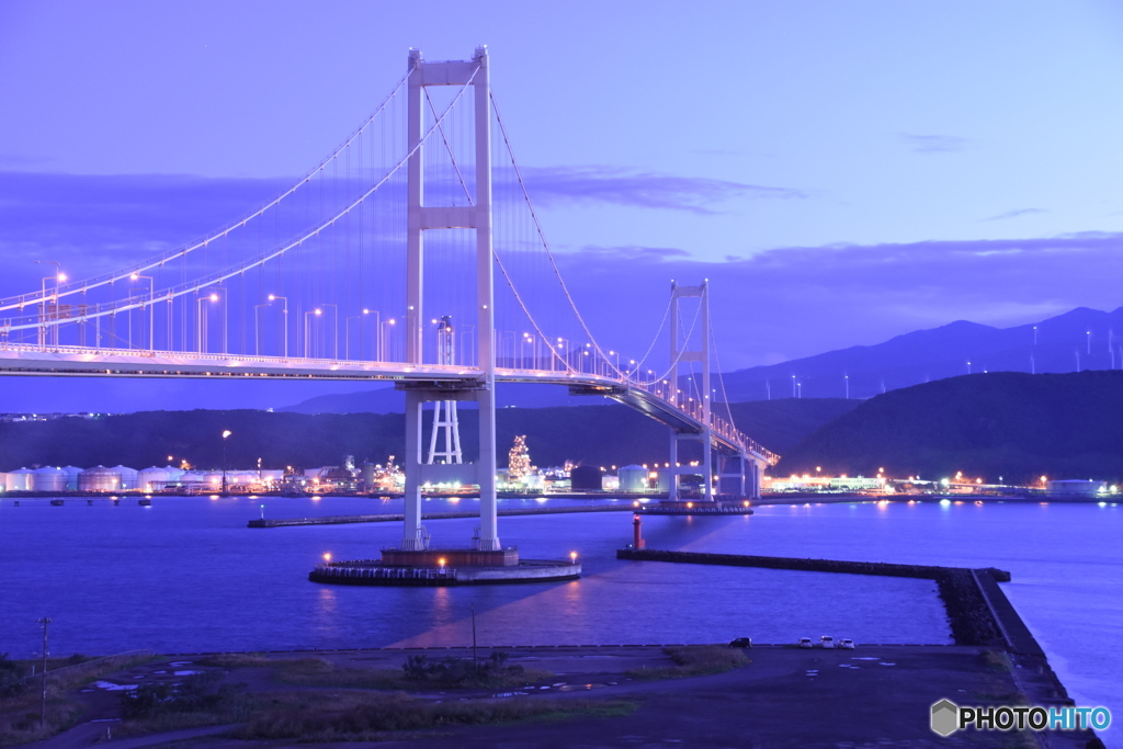 白鳥大橋の夜明け