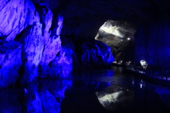 光の洞窟