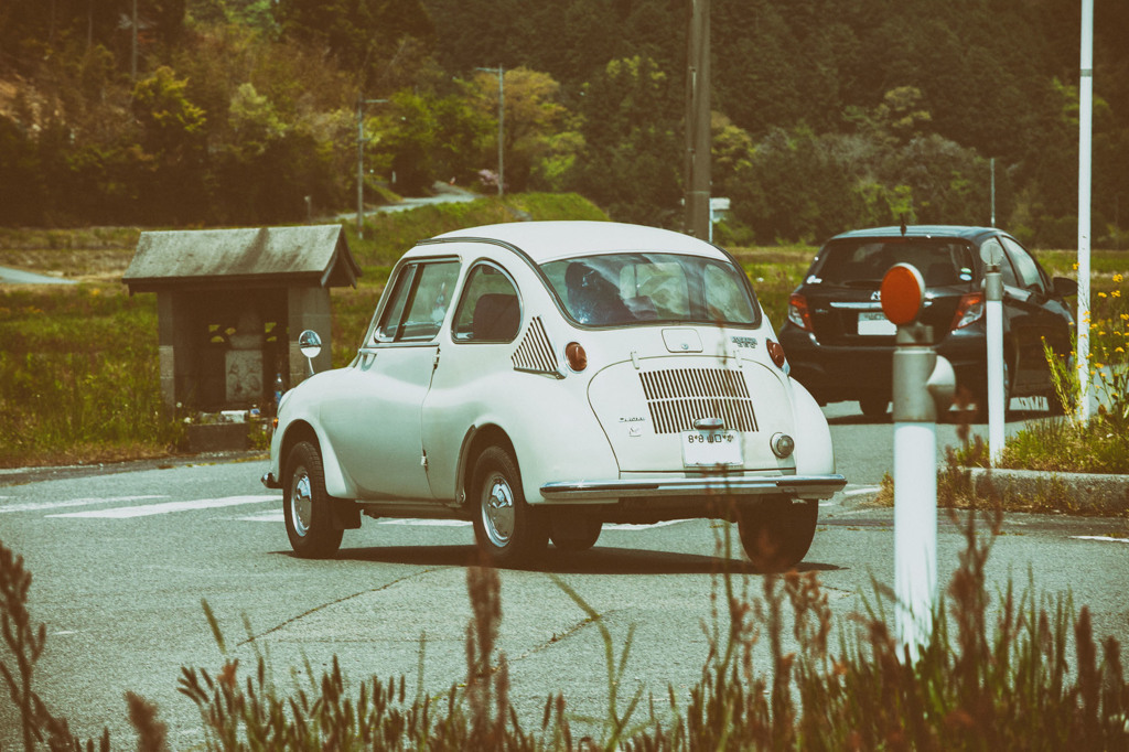 車のある風景