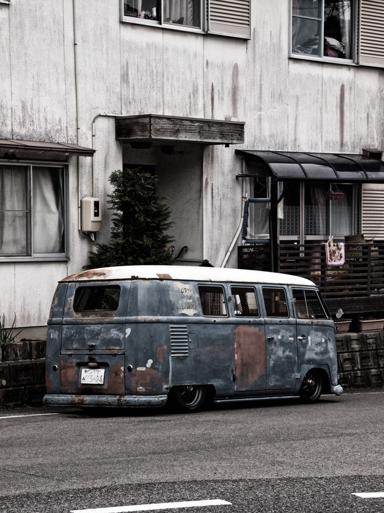 車のある風景