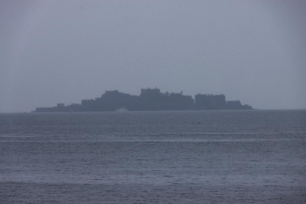 雨の軍艦島
