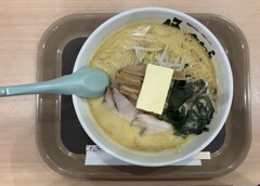 みそカレー牛乳ラーメン