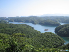 東北の三陸海岸に負け時劣らず、対馬の浅茅湾です。