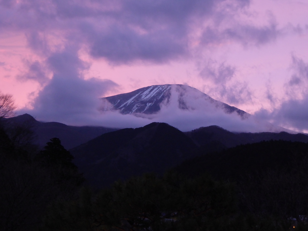 日光金谷ホテルより男体山