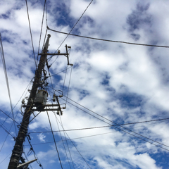 電線と空
