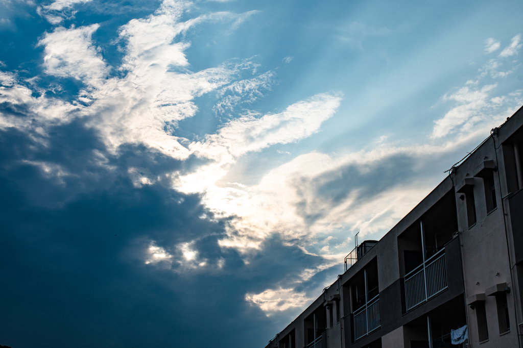 団地と空