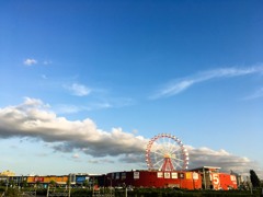 ショッピングモールと空