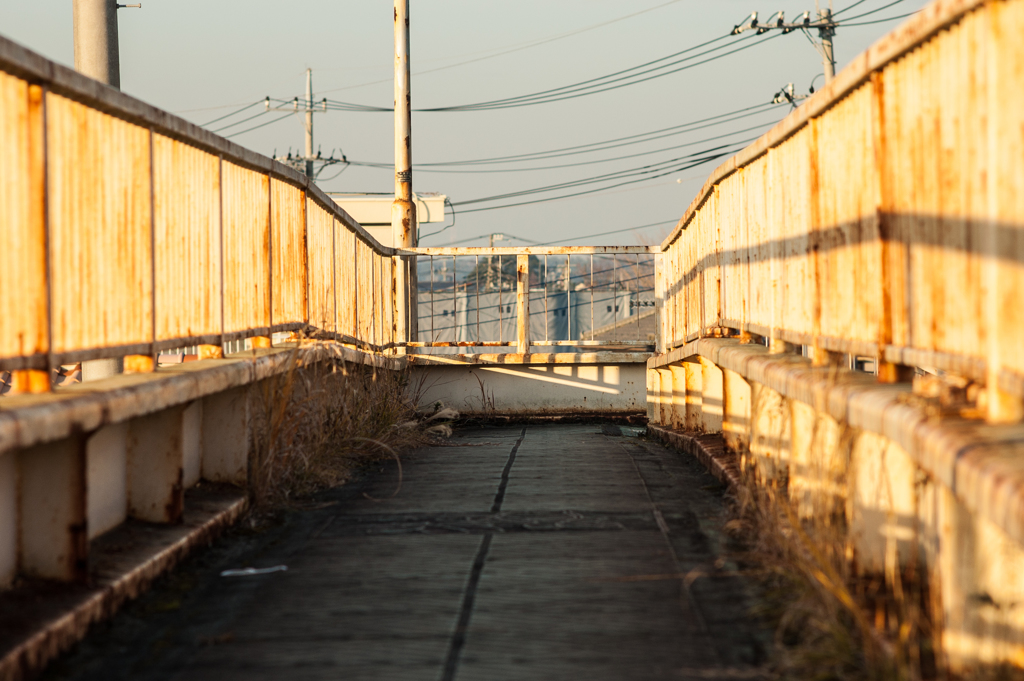 錆びた歩道橋