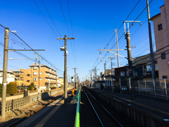 無人駅と空