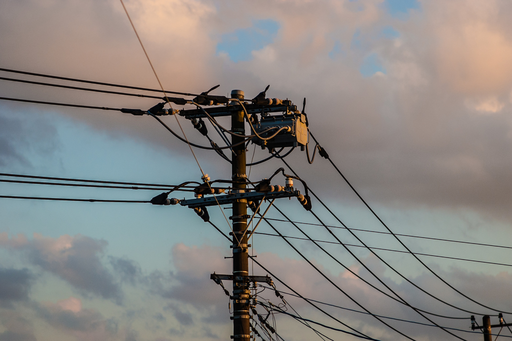 夕日の電柱