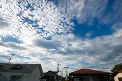 家々と空