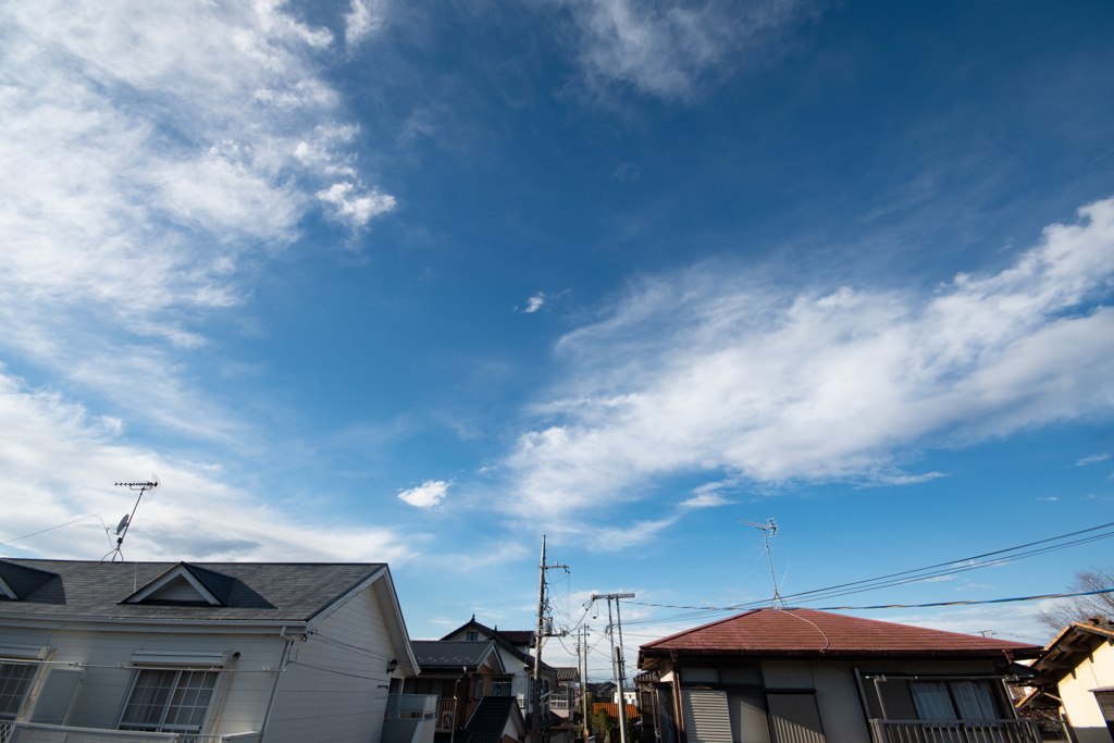 住宅街と空