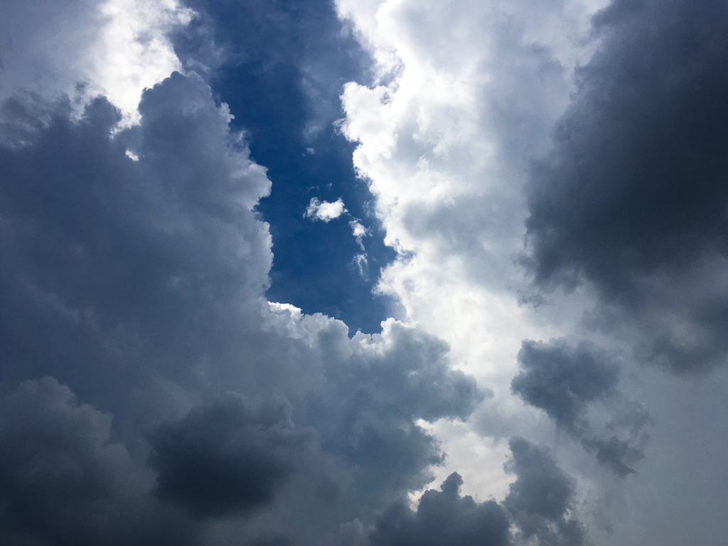 暗雲