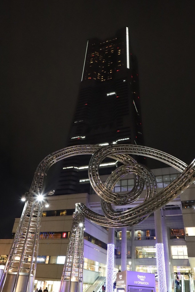 冷たそうな中にも何か温かみが