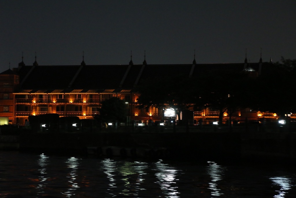 赤レンガ倉庫の夜