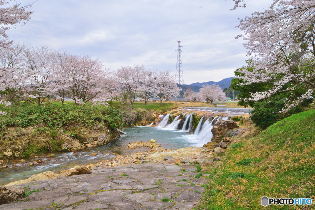 春の十二ヶ滝