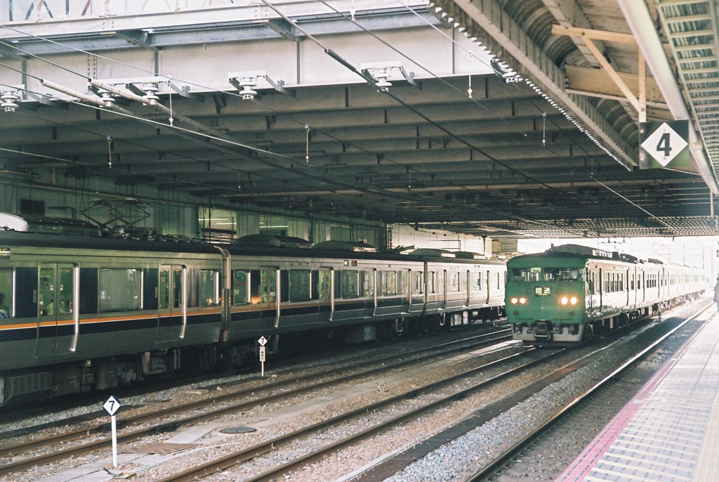 京都駅によくいる緑色のイカしたあいつ