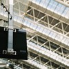 梅田駅、何かの看板裏