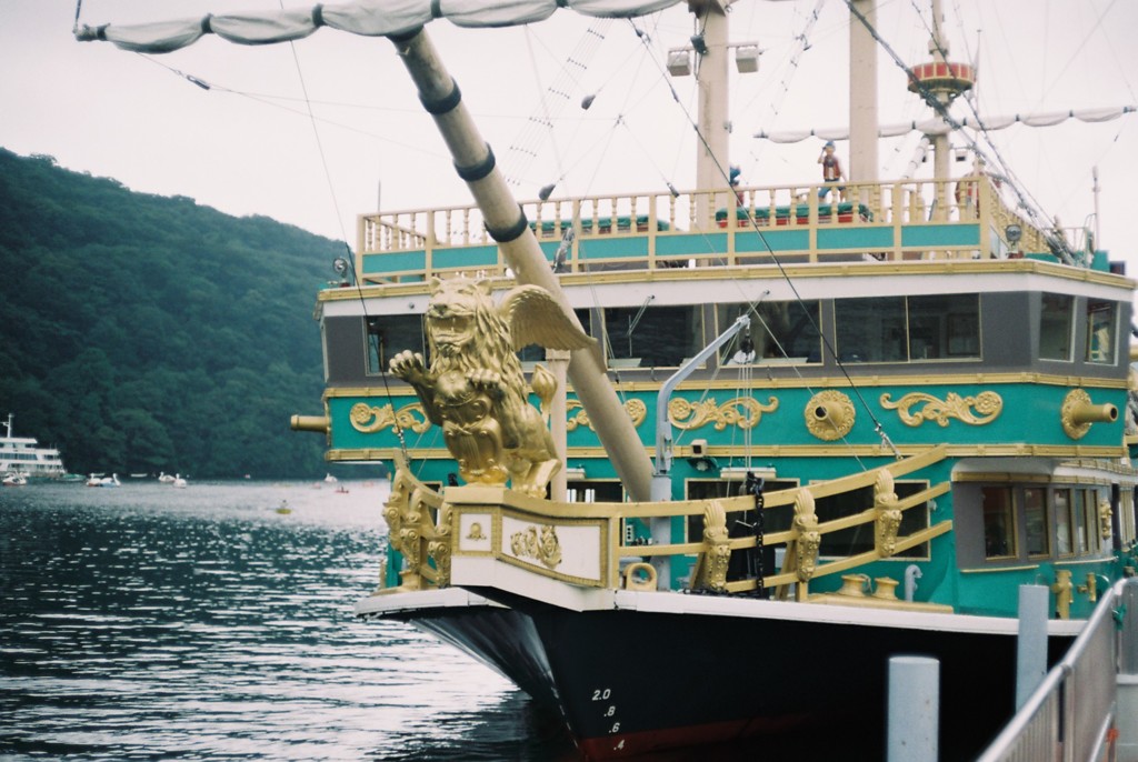 芦ノ湖の海賊船