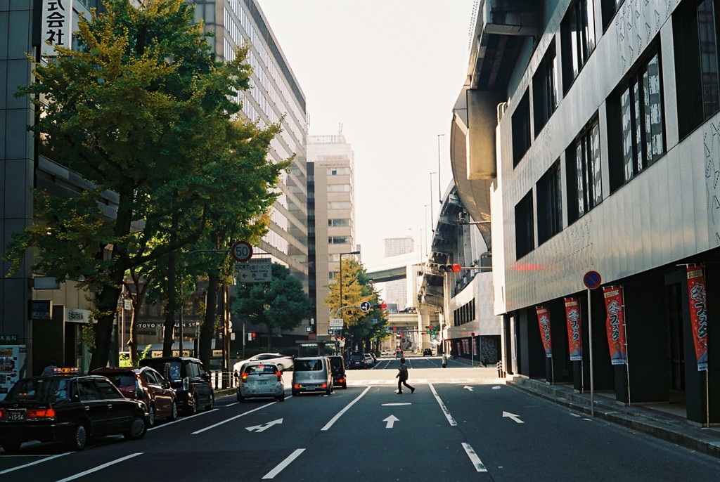 船場センタービル隣の道