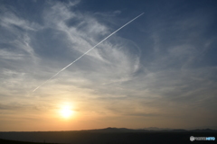 大観峰　ひこうき雲　夕暮れ　夕日