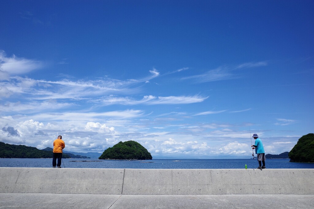 広い海と空