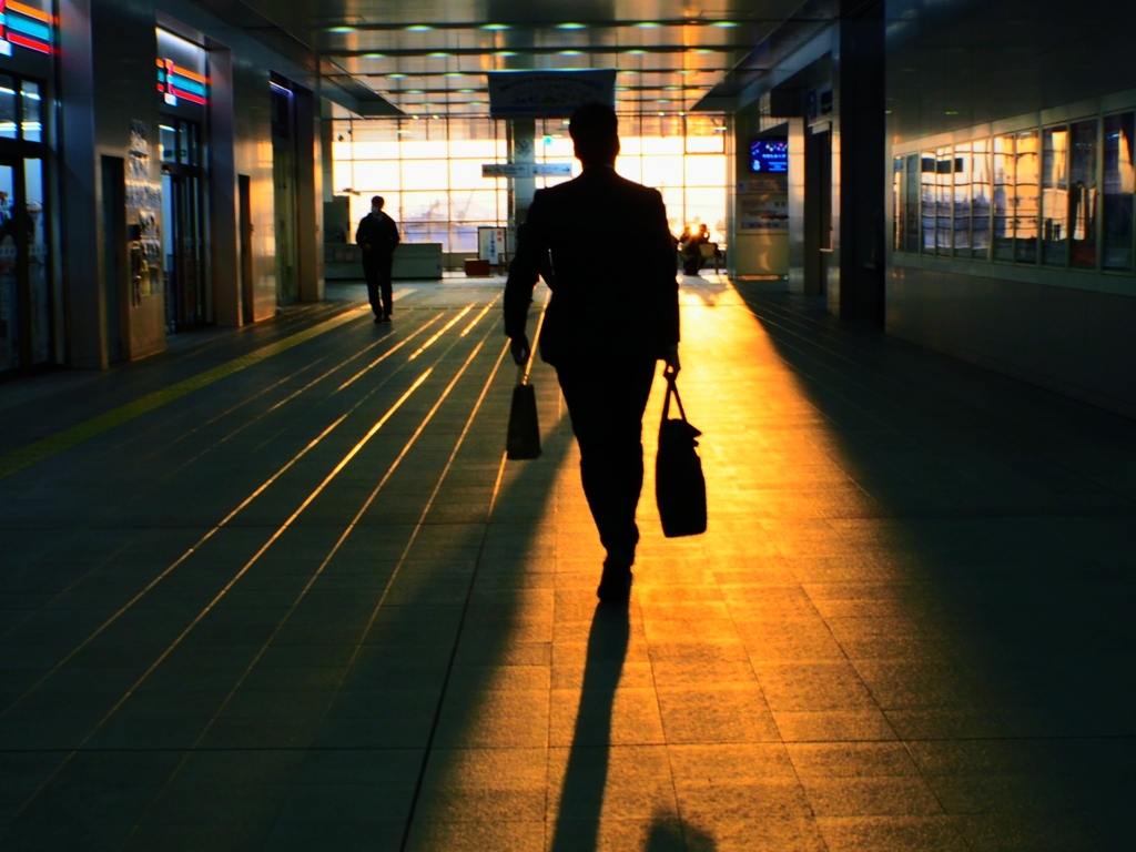 夕陽に向かって