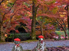 お地蔵さんの帽子と同じ色