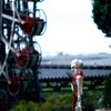 見守る