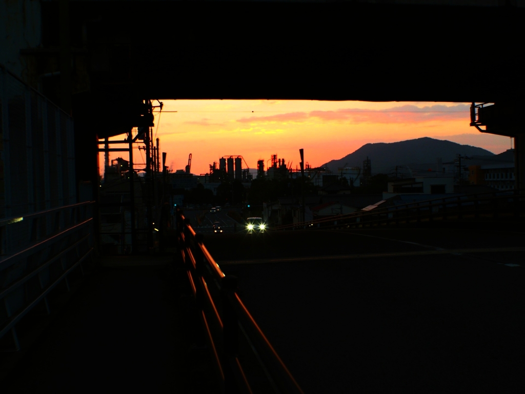 夕暮れのヘッドライト